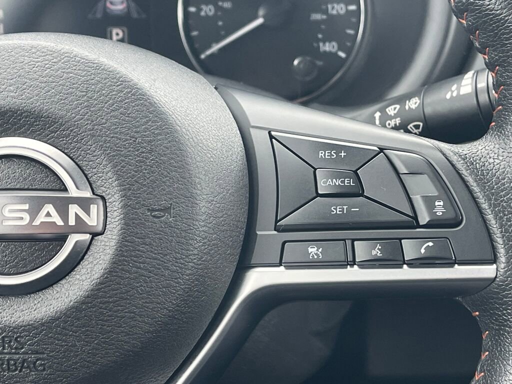 Used 2024 Nissan Kicks SR image 17