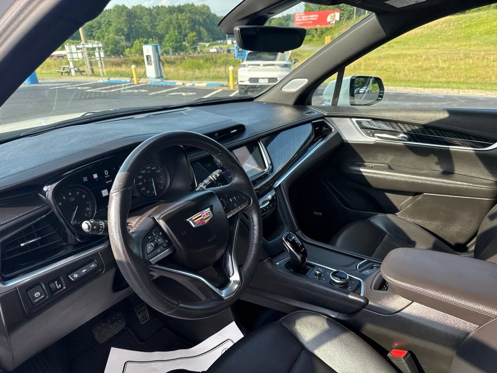 Used 2023 Cadillac XT6 Premium Luxury w/ Technology Package AWD/4WD image 18
