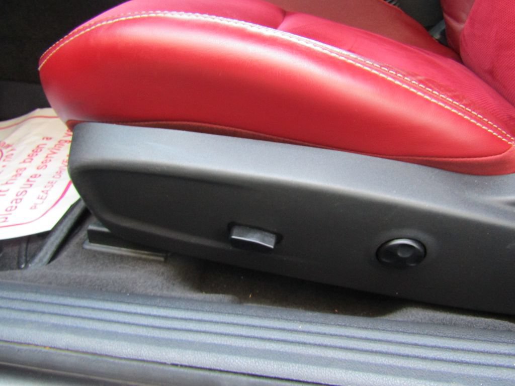 Used 2014 Dodge Challenger R/T RWD image 13