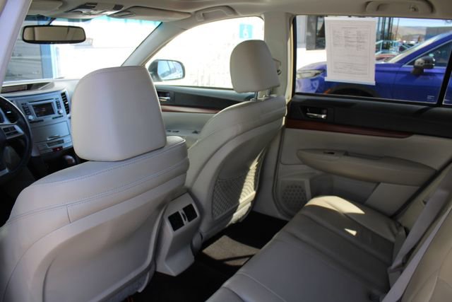 Used 2013 Subaru Outback 3.6R Limited w/ Moonroof Pkg image 15