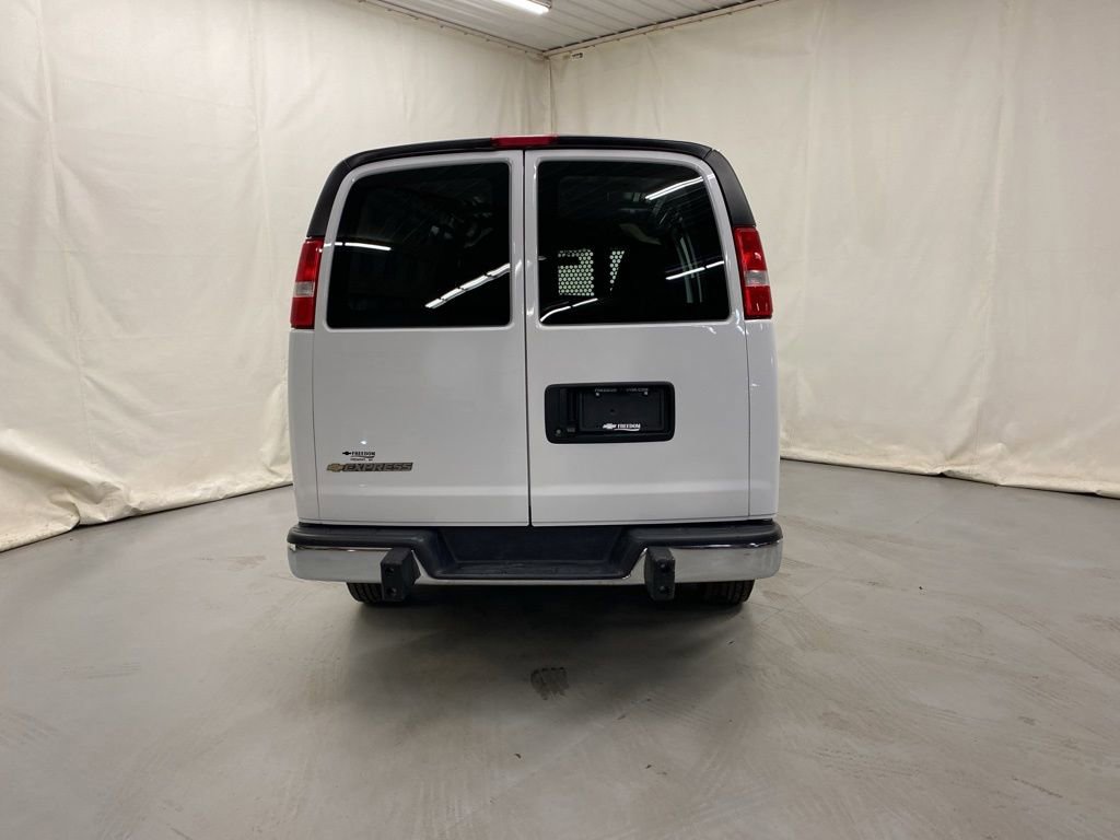 Used 2024 Chevrolet Express 2500 w/ Driver Convenience Package RWD image 7