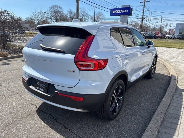 Used 2025 Volvo XC40 B5 Core image 5