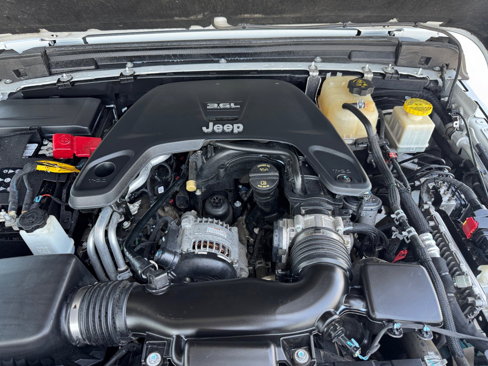 Used 2021 Jeep Gladiator Overland AWD/4WD image 21