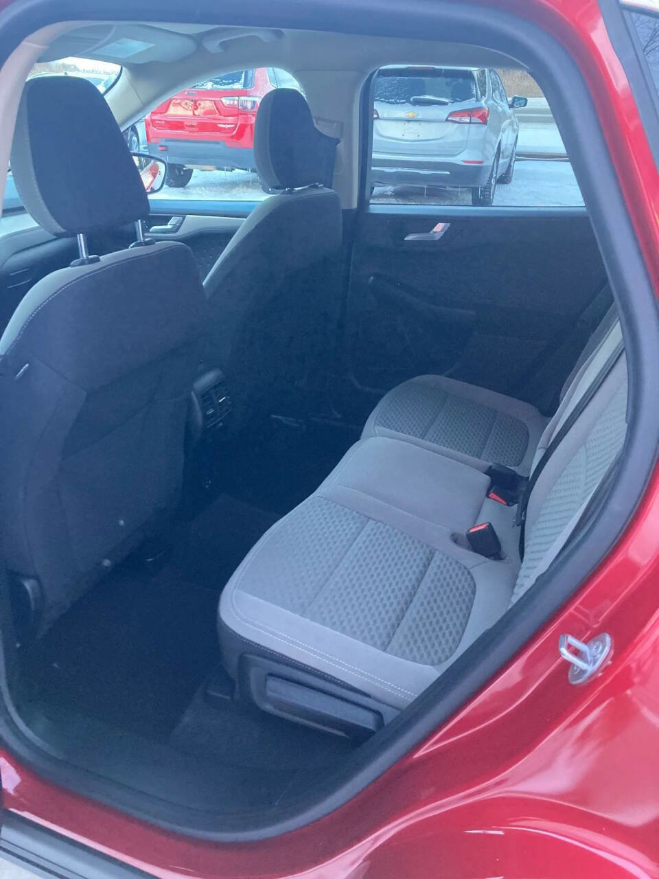 Used 2020 Ford Escape SE image 10