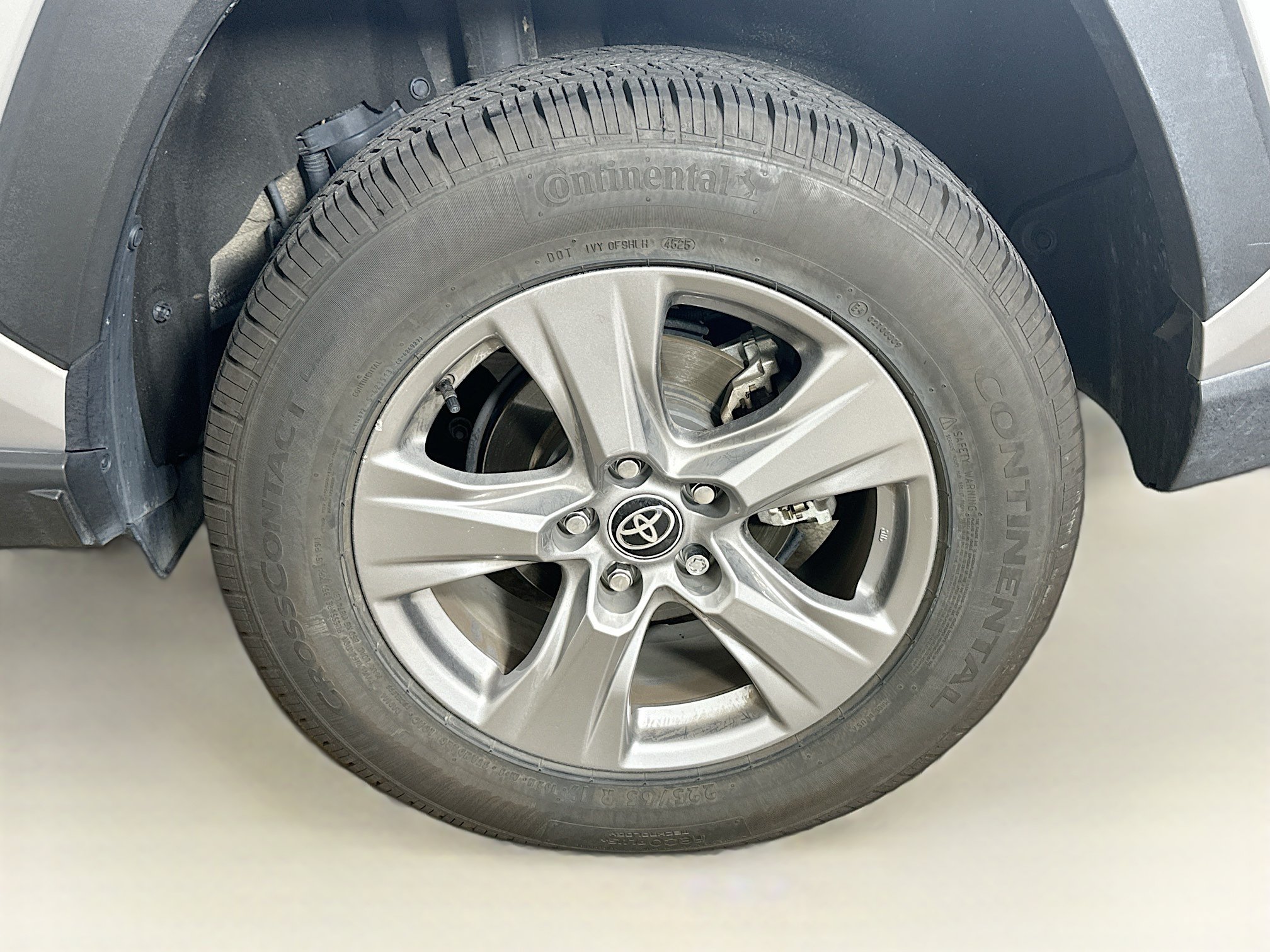 Used 2023 Toyota RAV4 XLE FWD image 11