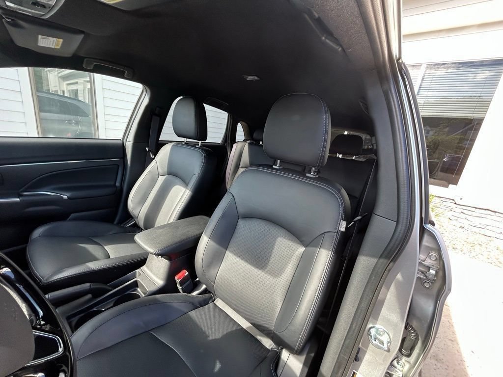 Used 2025 Mitsubishi Outlander Sport SEL AWD/4WD image 16