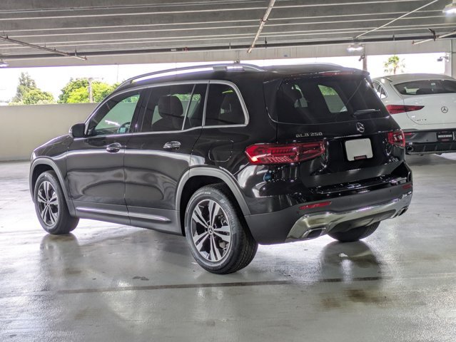 Used 2025 Mercedes-Benz GLB 250 image 11