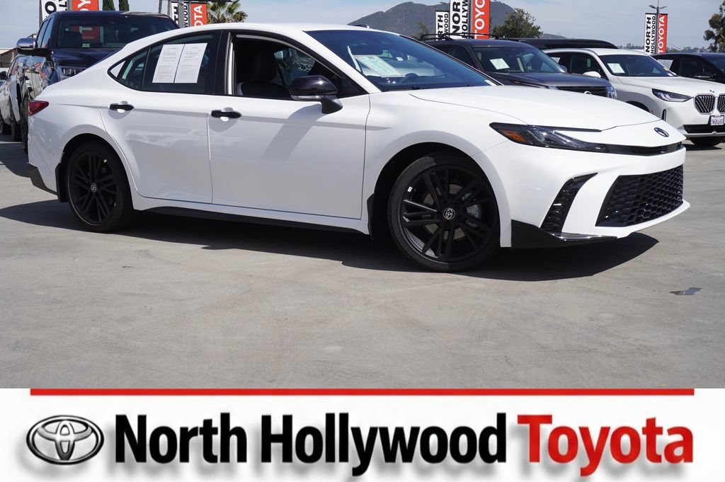 Certified 2026 Toyota Camry Hybrid FWD image 1