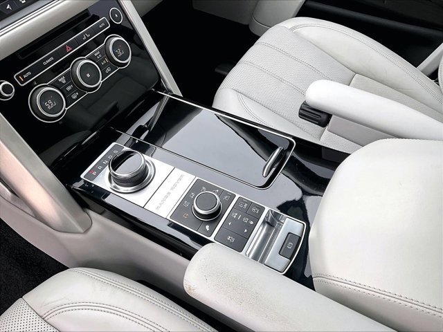 Used 2017 Land Rover Range Rover HSE image 15