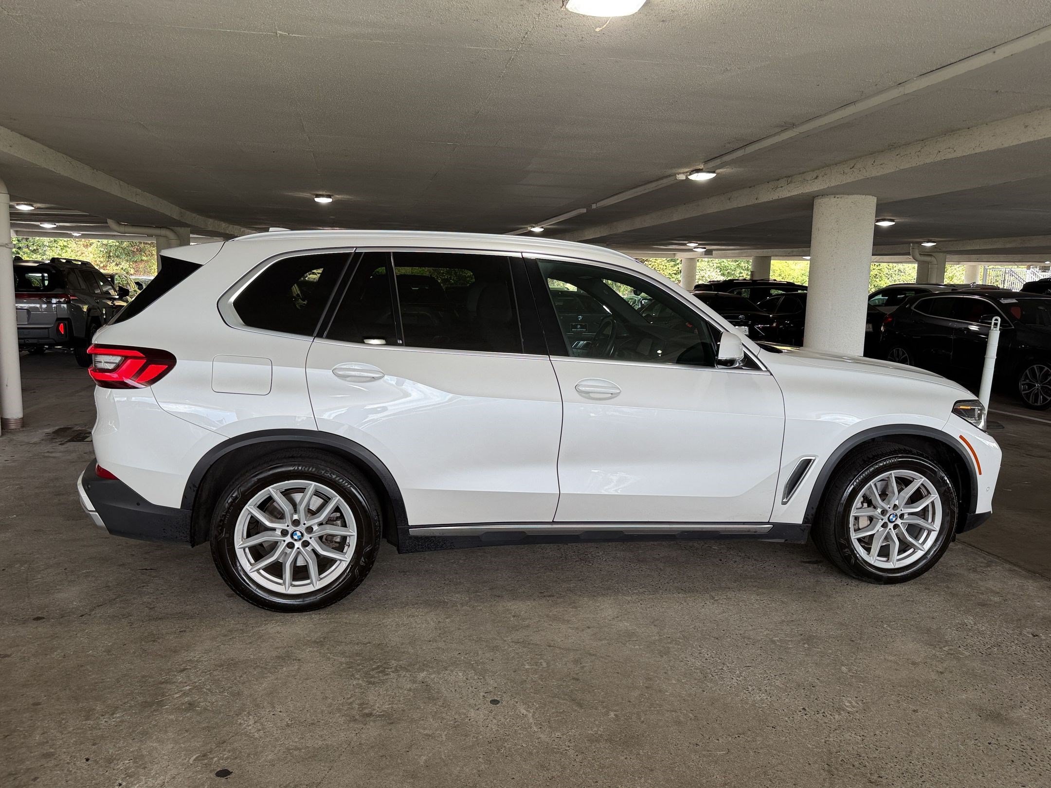 Certified 2023 BMW X5 xDrive40i w/ Premium Package AWD/4WD image 6