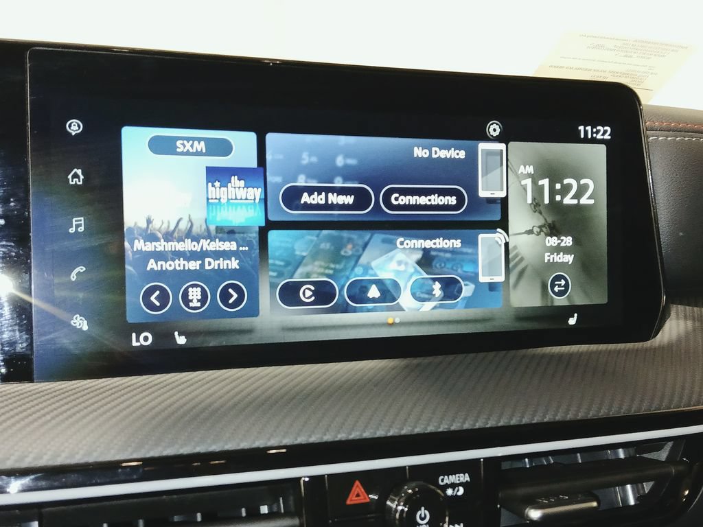 Used 2025 Nissan Kicks SR w/ SR Premium Package AWD/4WD image 21