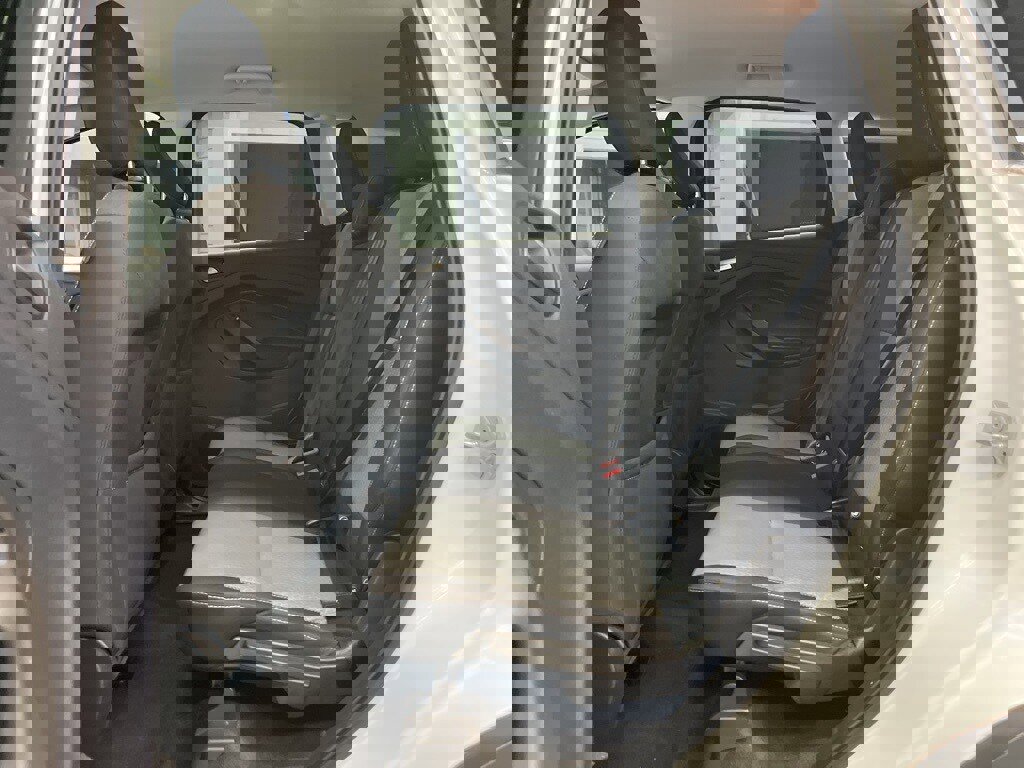 Used 2019 Ford Escape SE image 31