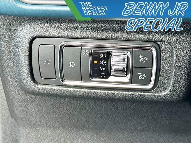 Used 2020 Lincoln Corsair Reserve w/ Beyond Blue Interior Package image 10