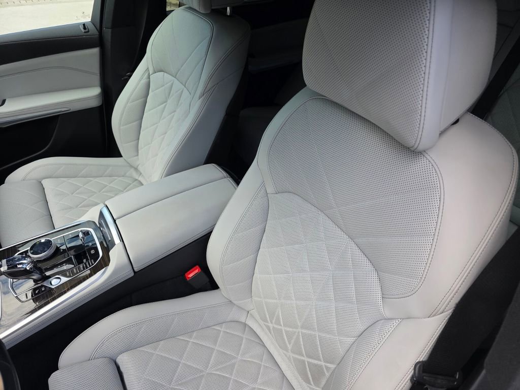 Certified 2023 BMW X5 xDrive45e w/ Executive Package AWD/4WD image 11