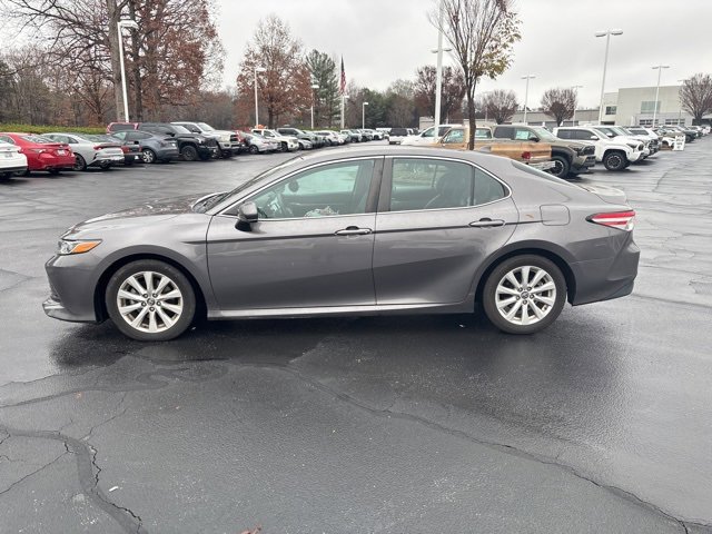 Used 2019 Toyota Camry LE image 4