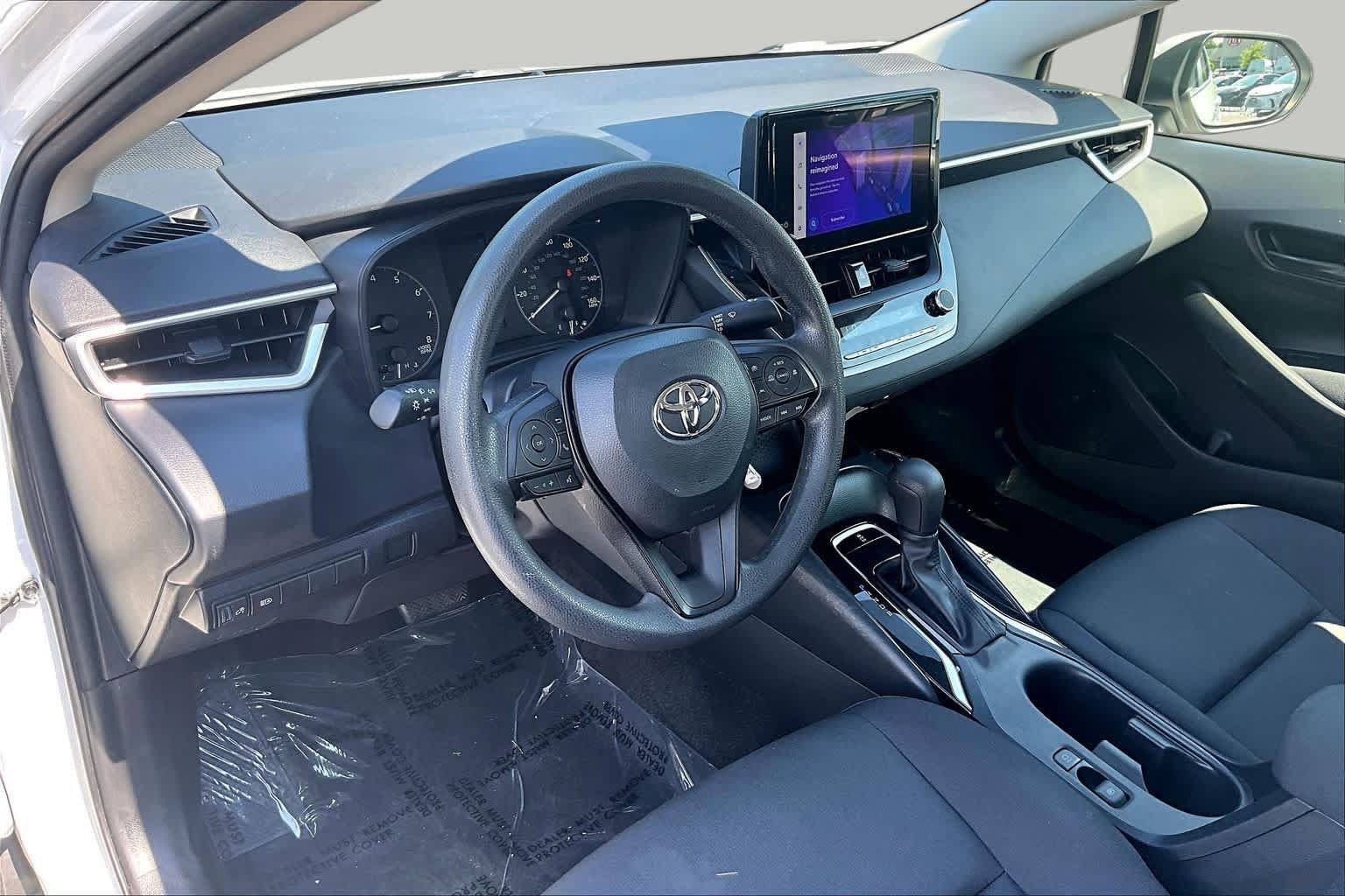 Used 2024 Toyota Corolla LE FWD image 17