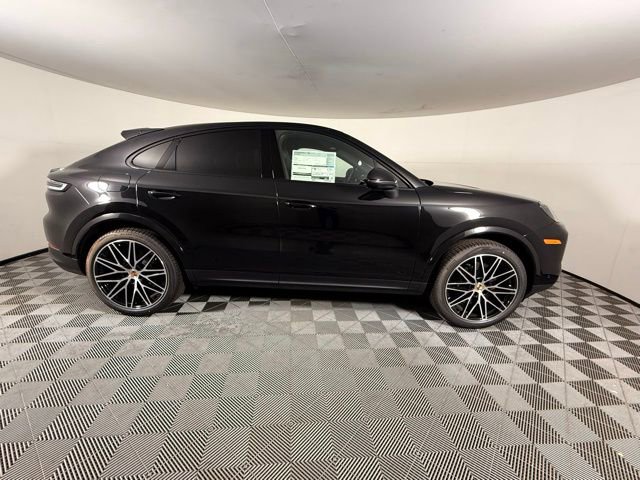 Certified 2025 Porsche Cayenne Coupe image 8