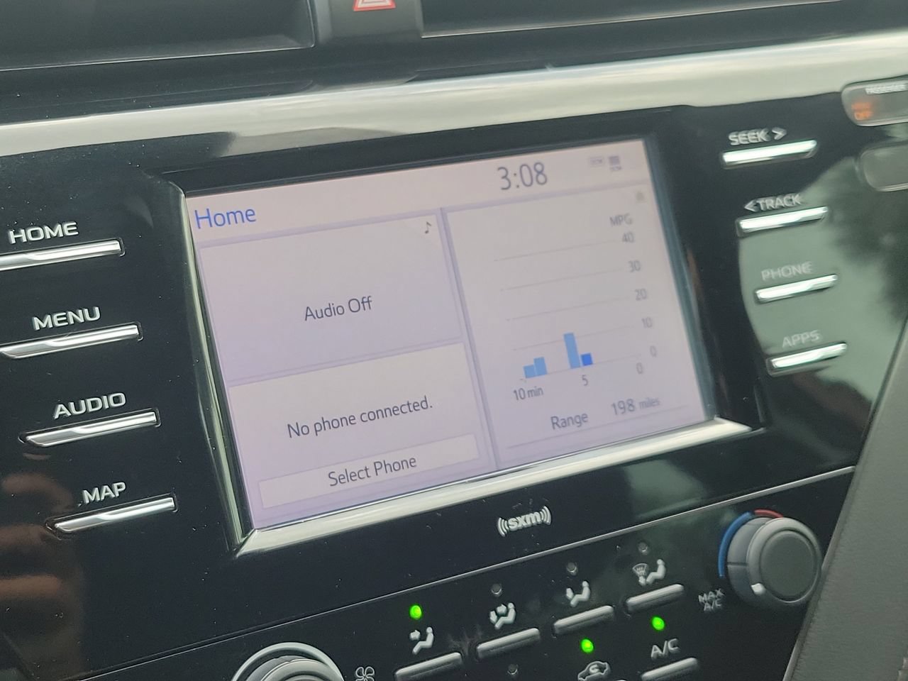 Used 2020 Toyota Camry LE FWD image 19