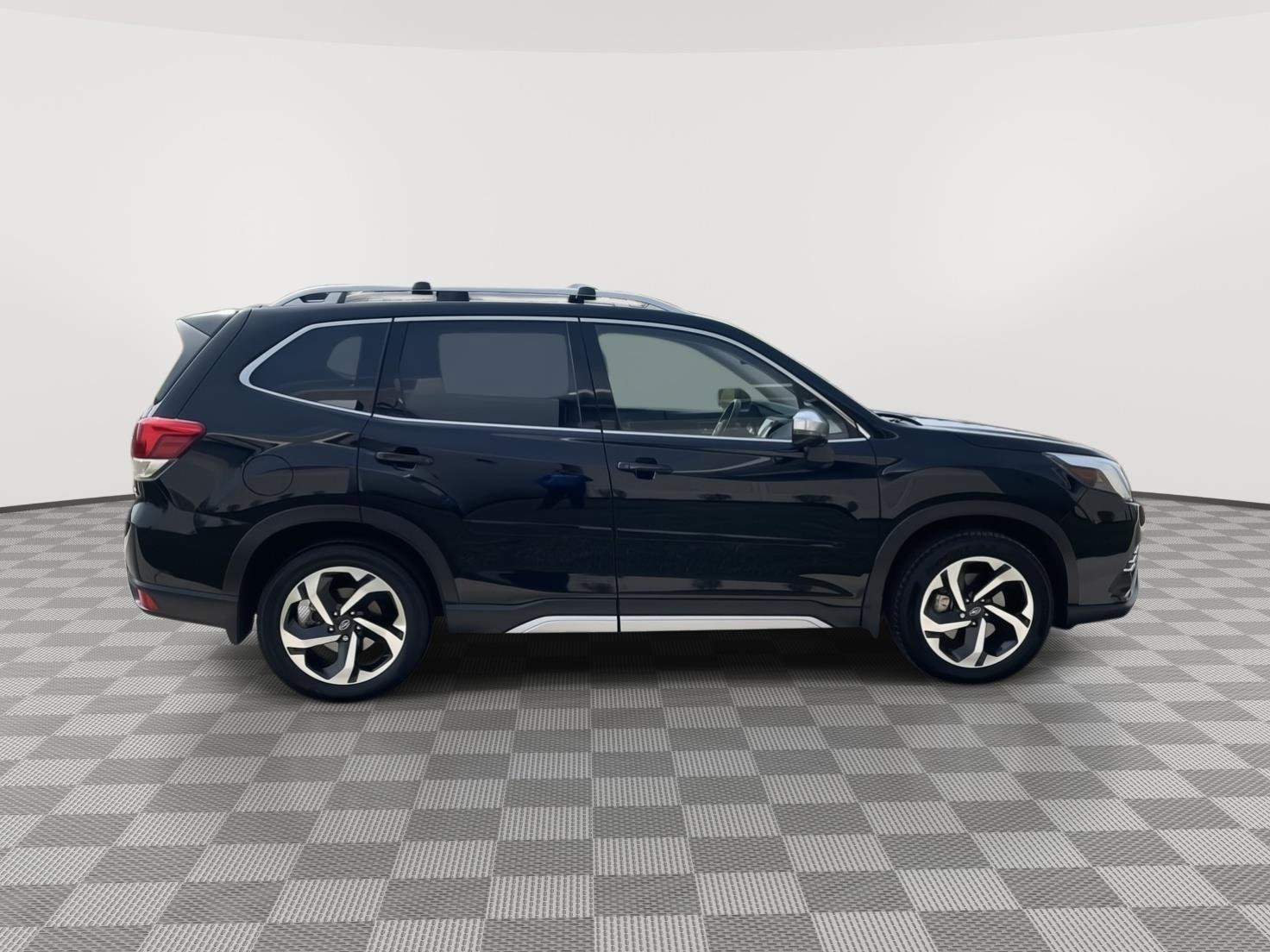 Used 2022 Subaru Forester Touring w/ Popular Package #2 AWD/4WD image 8