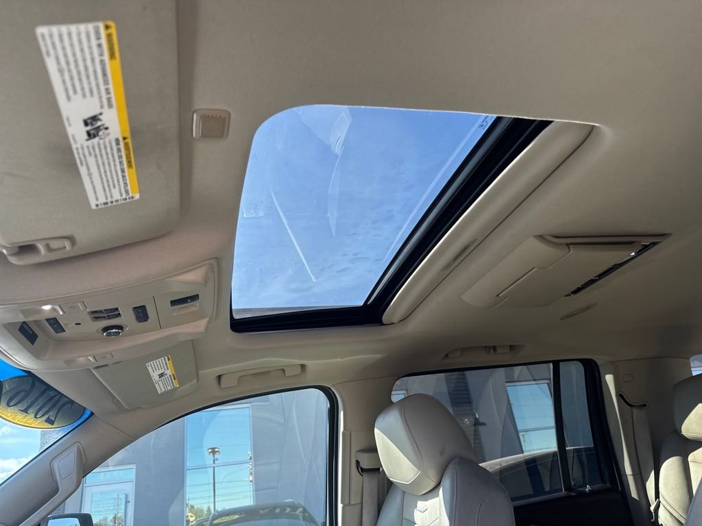 Used 2016 Cadillac Escalade ESV Luxury RWD image 18