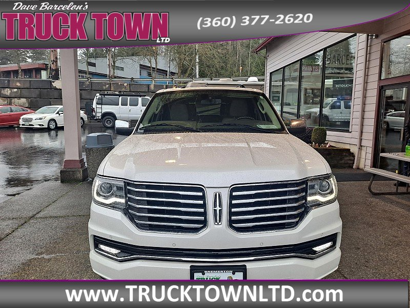 Used 2015 Lincoln Navigator 4WD image 7