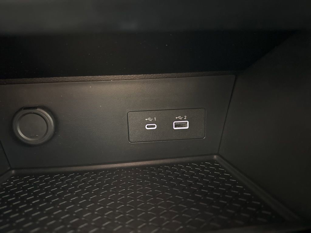 Used 2025 Nissan Pathfinder SV image 12