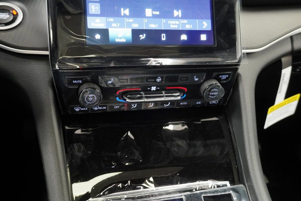 New 2026 Jeep Grand Cherokee Laredo image 24