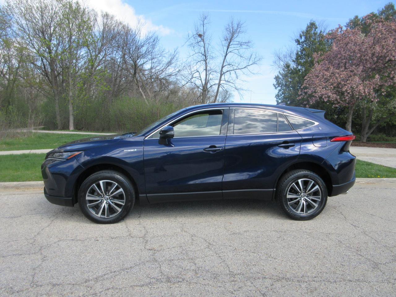 Used 2021 Toyota Venza LE w/ Carpet Mat Package (TMS) AWD/4WD image 27