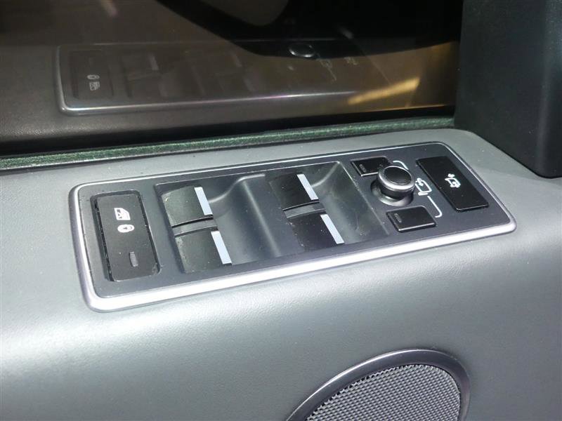 Used 2015 Land Rover Range Rover Long Wheelbase Autobiography image 20