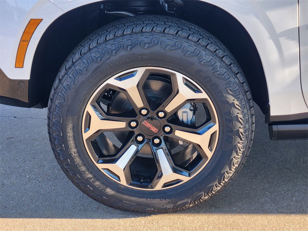 New 2026 GMC Yukon XL AT4 image 7