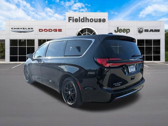 Used 2023 Chrysler Pacifica Touring-L FWD image 12