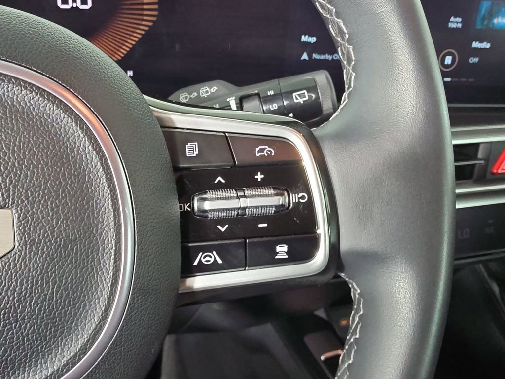 Certified 2025 Kia Sorento S FWD image 15