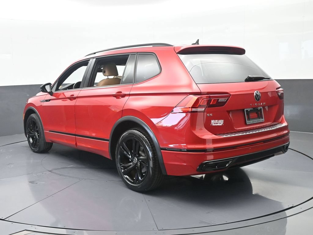 Used 2024 Volkswagen Tiguan SE R-Line FWD image 4