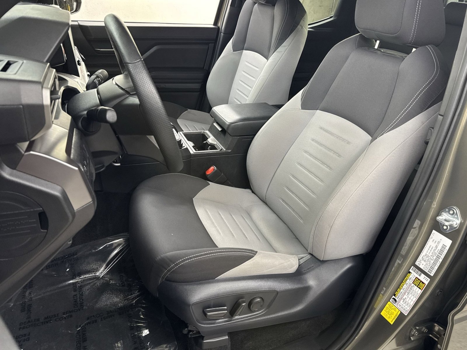 Used 2025 Toyota Tacoma TRD Sport w/ TRD Sport Upgrade Package image 4