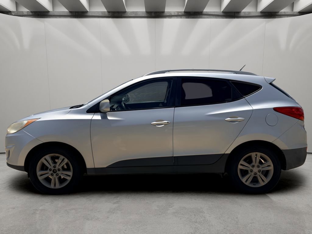 Used 2011 Hyundai Tucson GLS FWD image 2