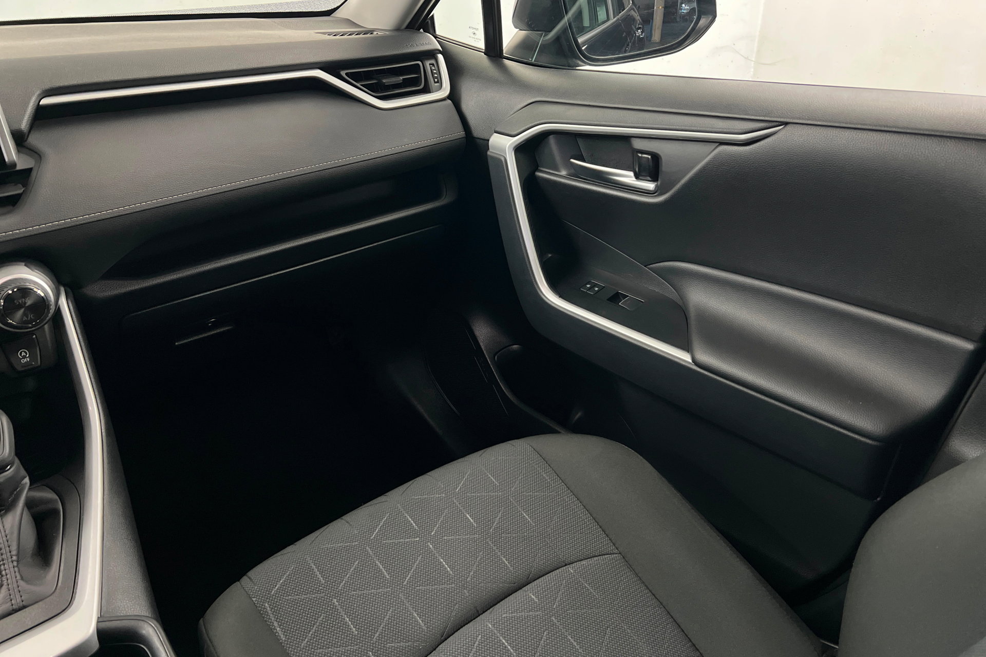 Certified 2025 Toyota RAV4 XLE AWD/4WD image 11