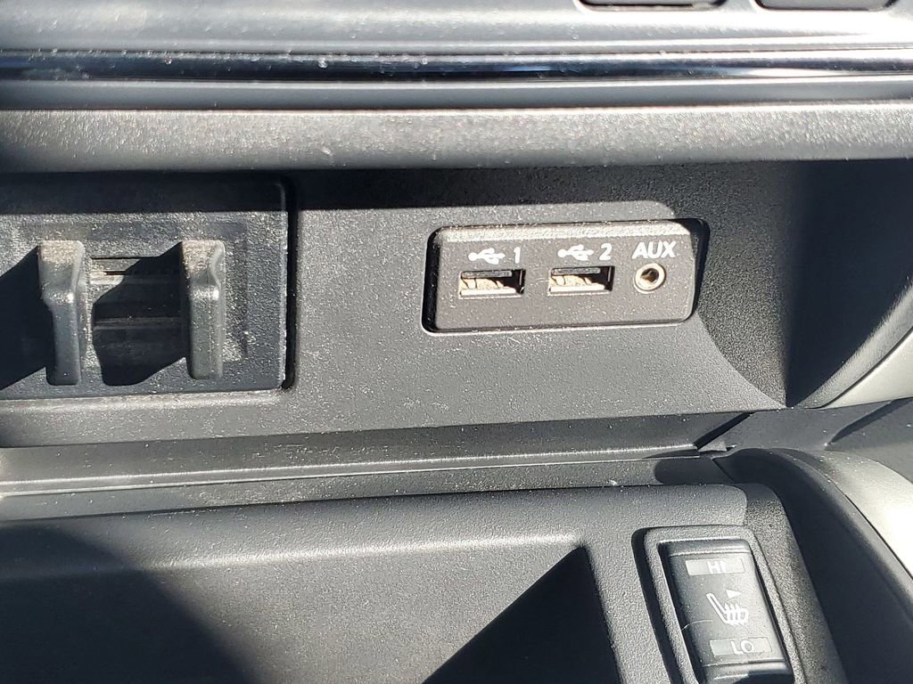 Used 2019 Nissan Titan SL w/ Chrome Package image 32