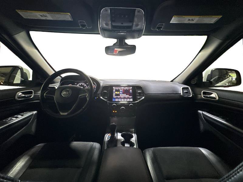 Used 2020 Jeep Grand Cherokee Altitude AWD/4WD image 14