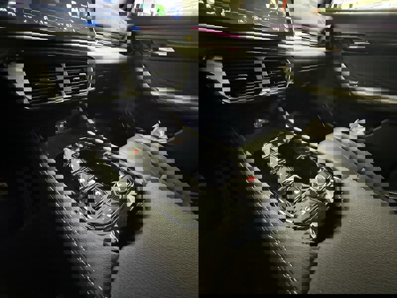 Used 2025 VinFast VF 8 Eco image 21