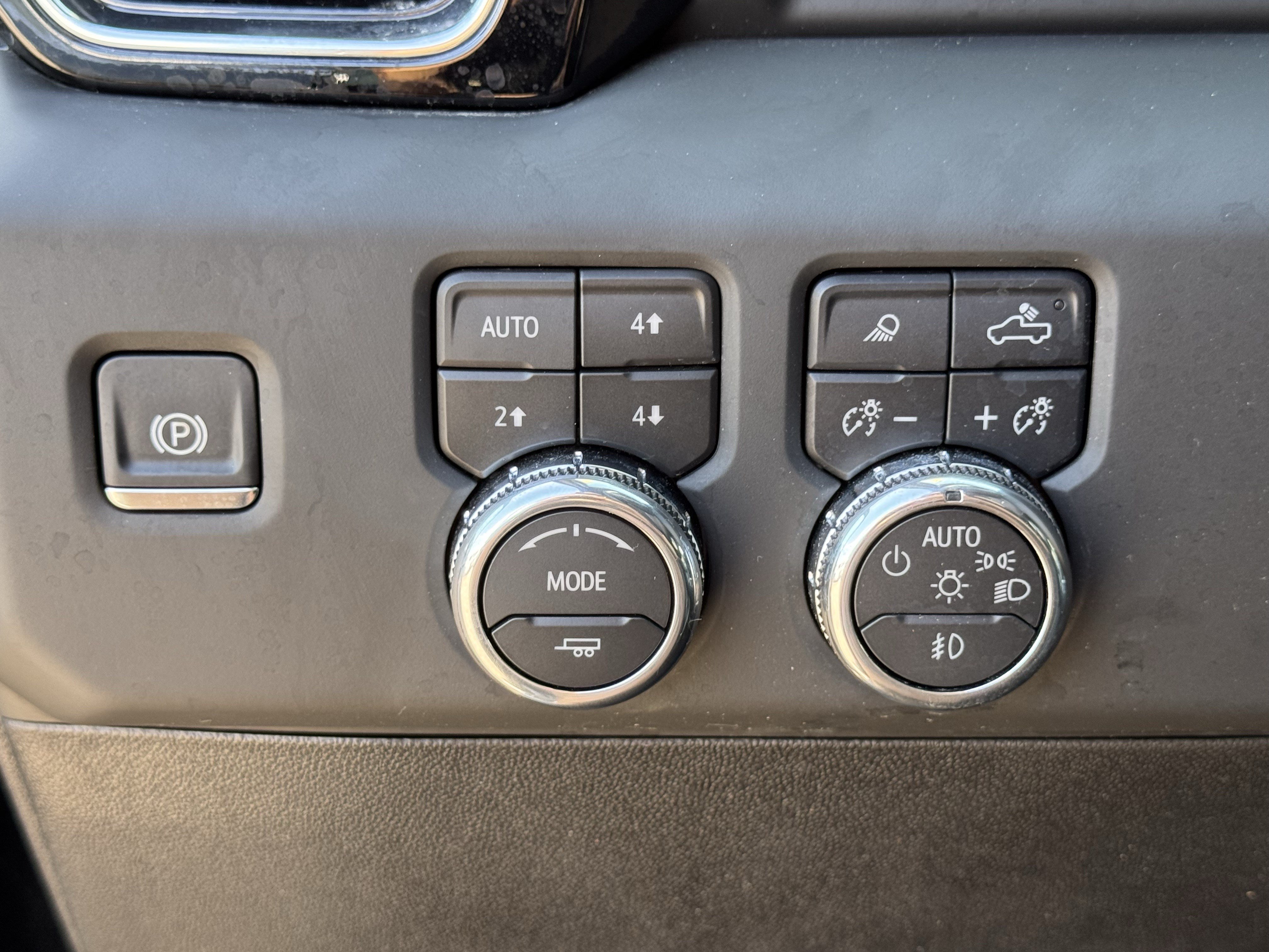 Used 2025 GMC Sierra 2500 Denali w/ Denali Reserve Package AWD/4WD image 21