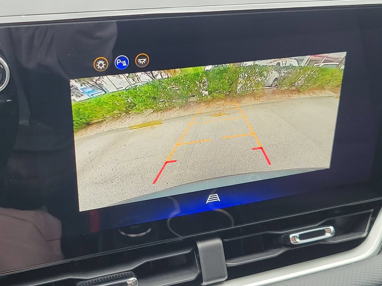 Used 2026 Chevrolet Equinox LT FWD image 24