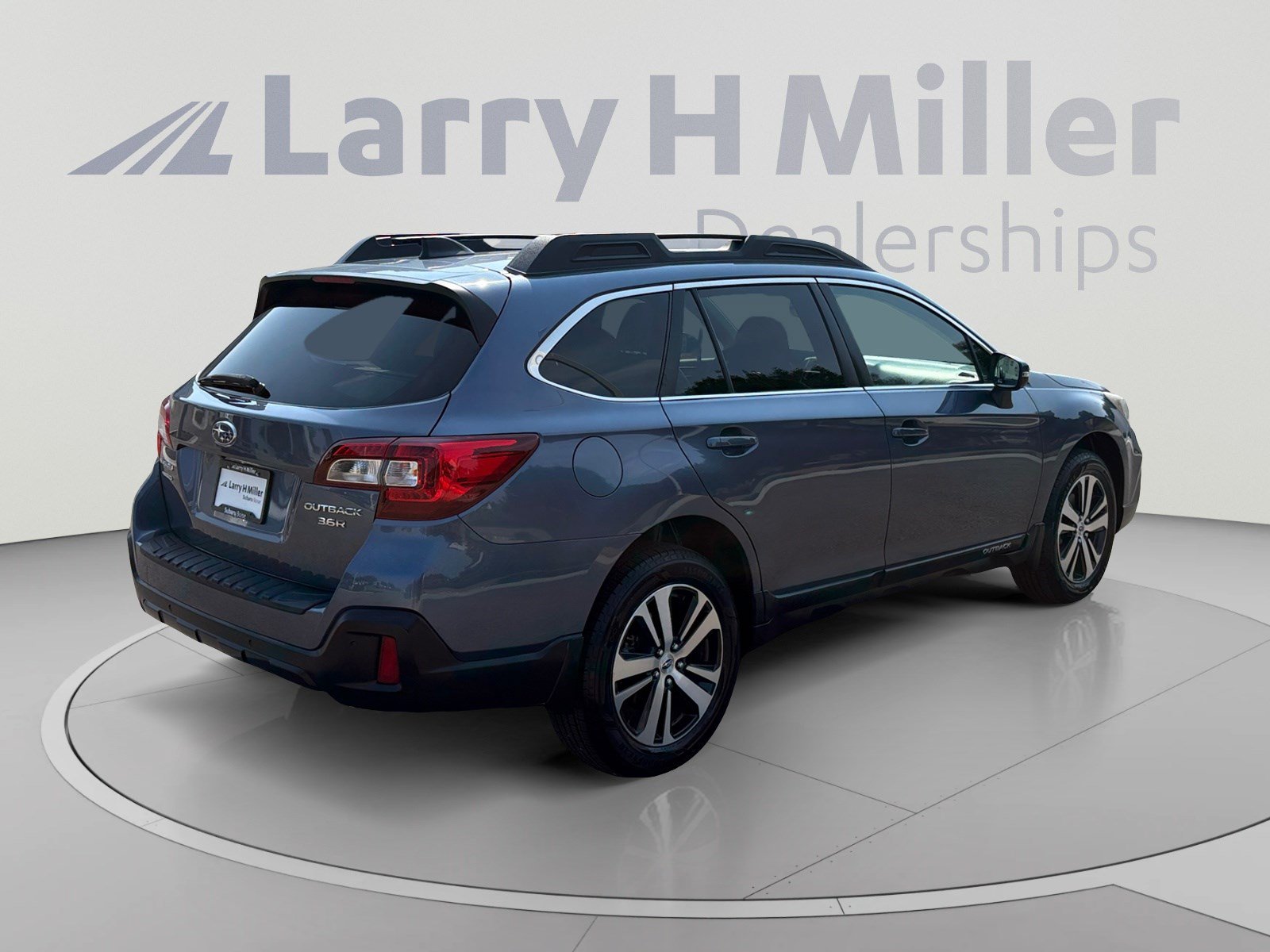 Used 2018 Subaru Outback 3.6R Limited AWD/4WD image 5
