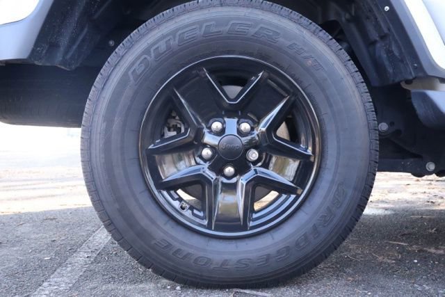 Used 2022 Jeep Gladiator Sport image 10