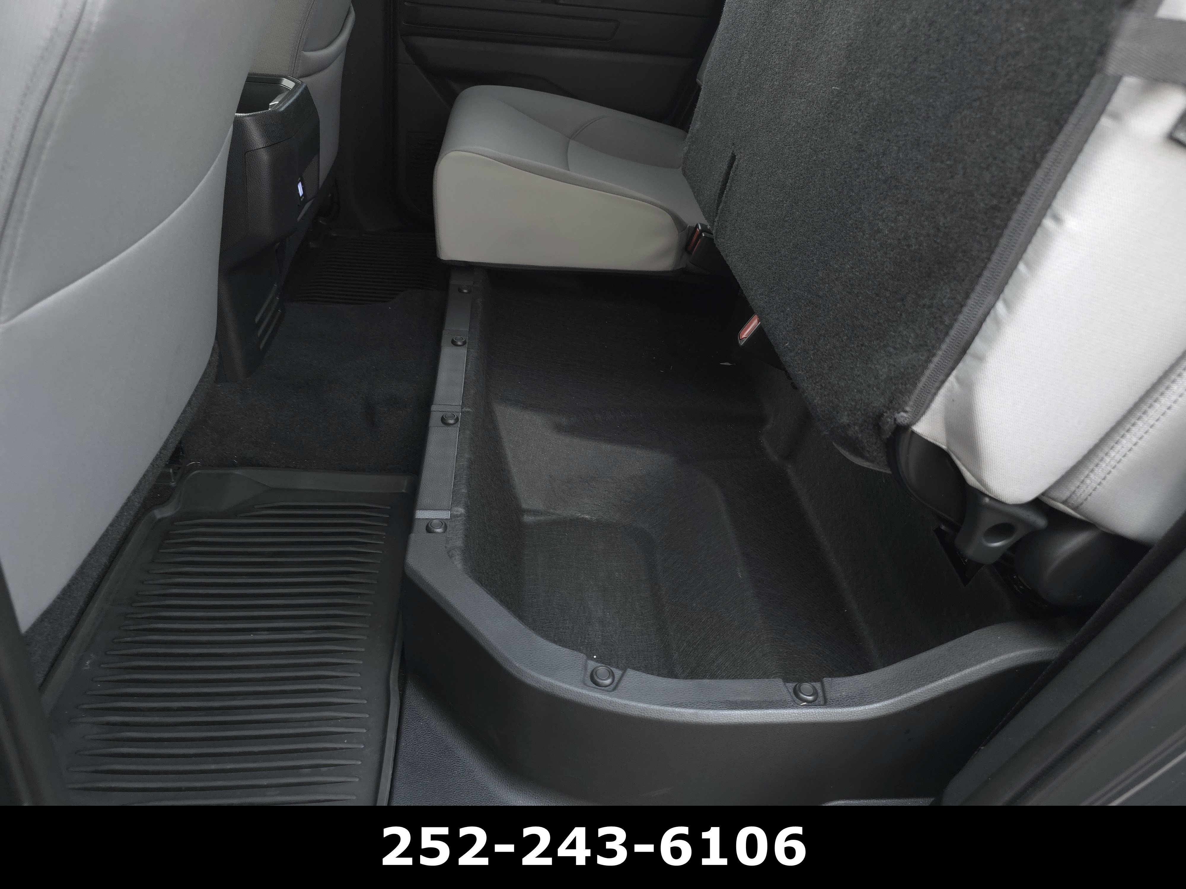 Used 2025 Toyota Tacoma SR5 AWD/4WD image 30