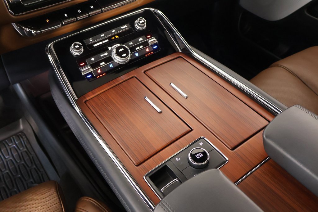 Certified 2023 Lincoln Navigator Reserve image 9