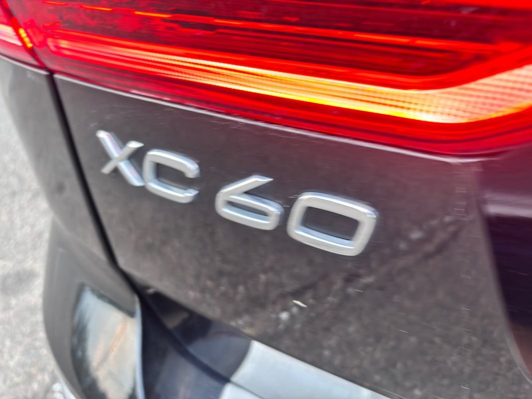 Used 2018 Volvo XC60 T5 Inscription w/ Convenience Package AWD/4WD image 12