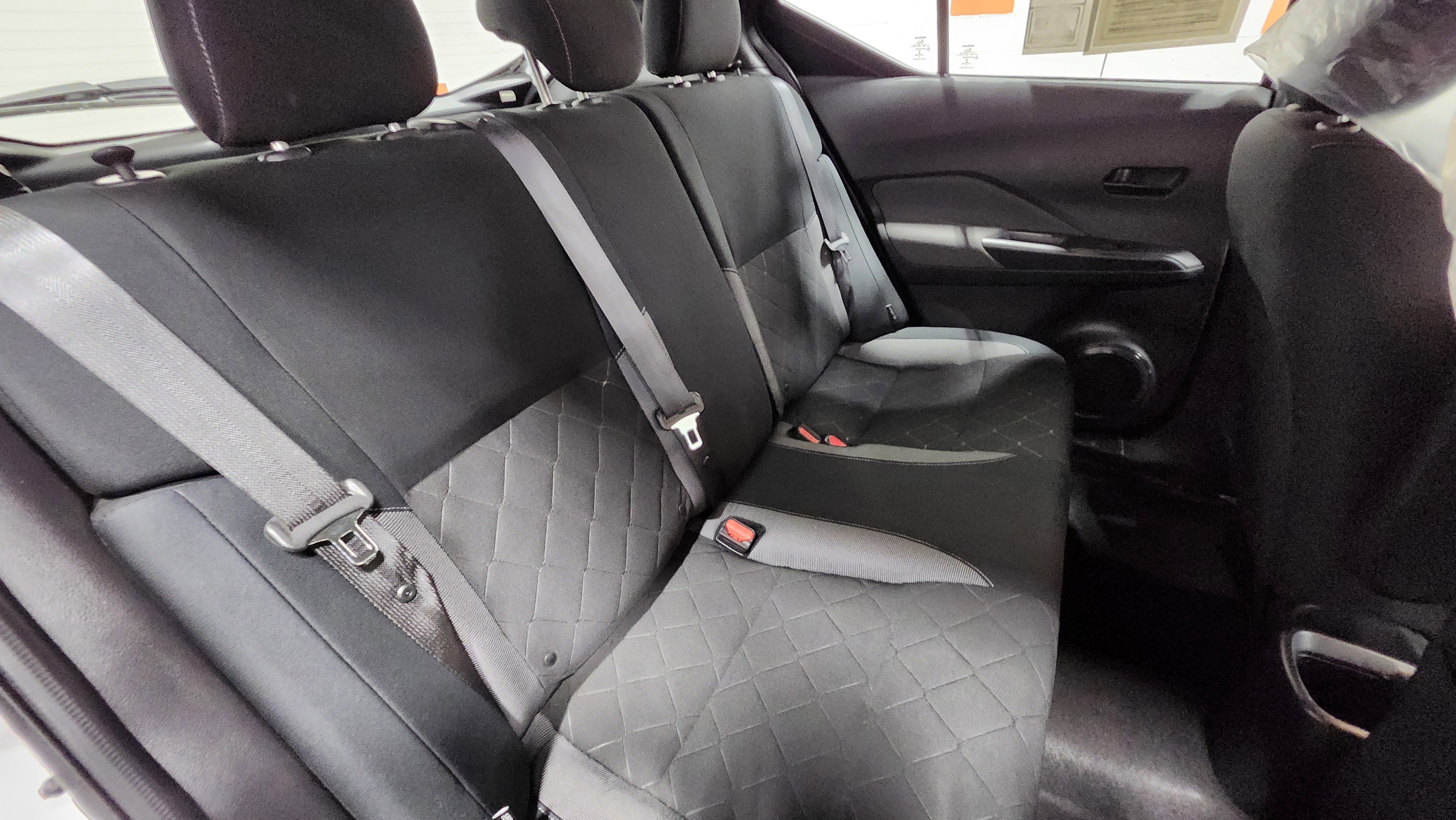 Used 2020 Nissan Kicks S image 19