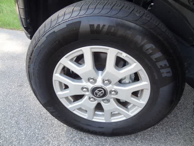 Used 2025 Toyota Tacoma SR5 AWD/4WD image 27