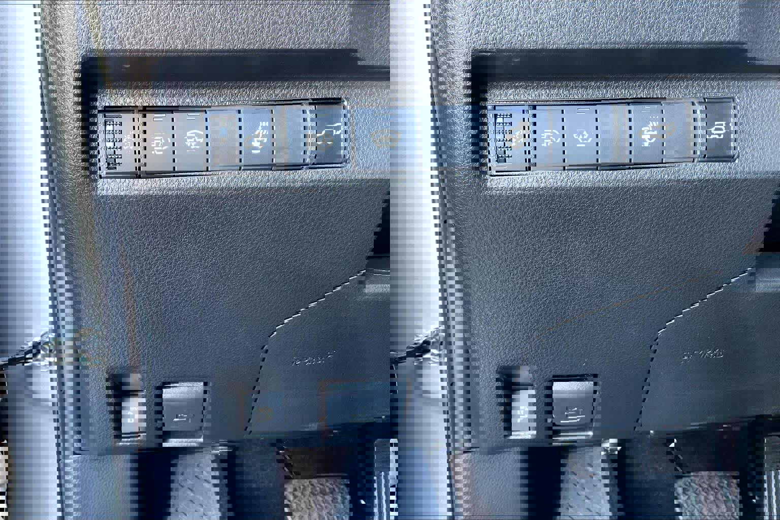 Certified 2025 Toyota RAV4 XLE w/ Convenience Package image 35