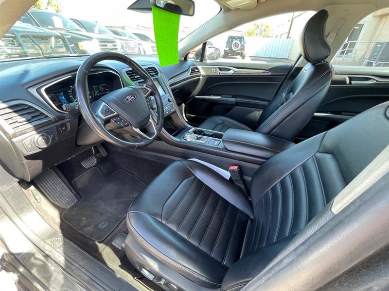 Used 2019 Ford Fusion SEL image 19